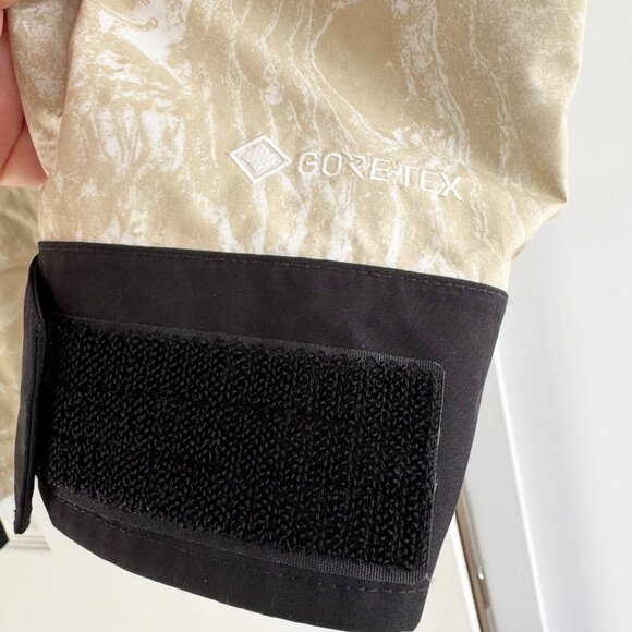 NWT The North Face "GTX Mountain Jacket" in "Gravel", size Medium - Picture 4 of 12